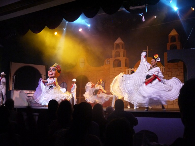 Mexican dance - Travellingminstrel#