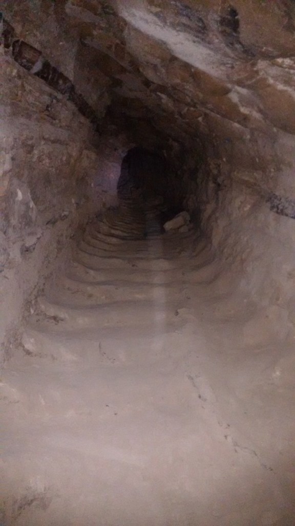 Tunnel - Travellingminstrel #