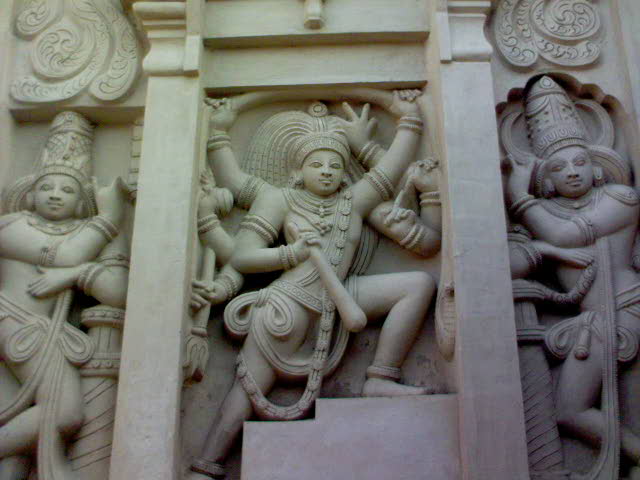 On the temple - Travellingminstrel #