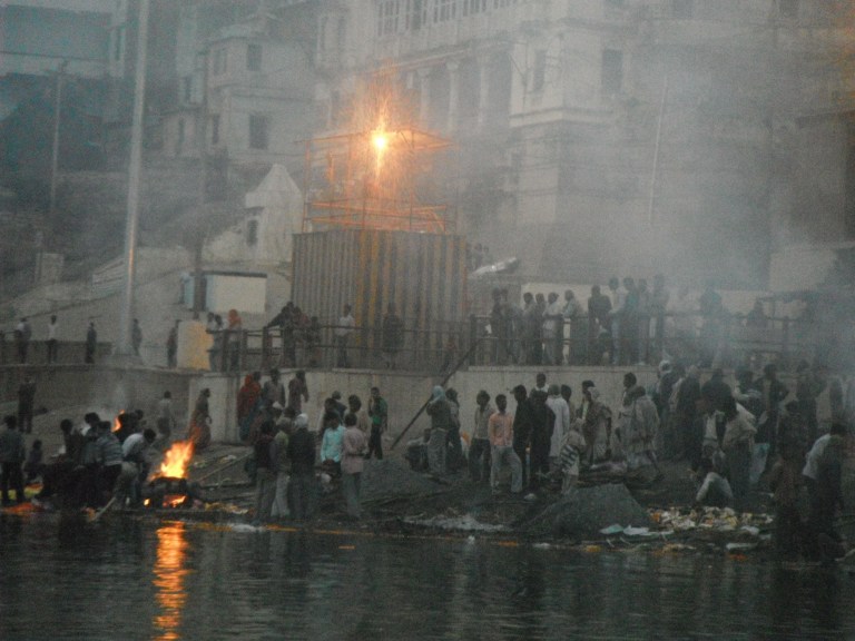 Burning the dead bodies - Travellingminstrel #