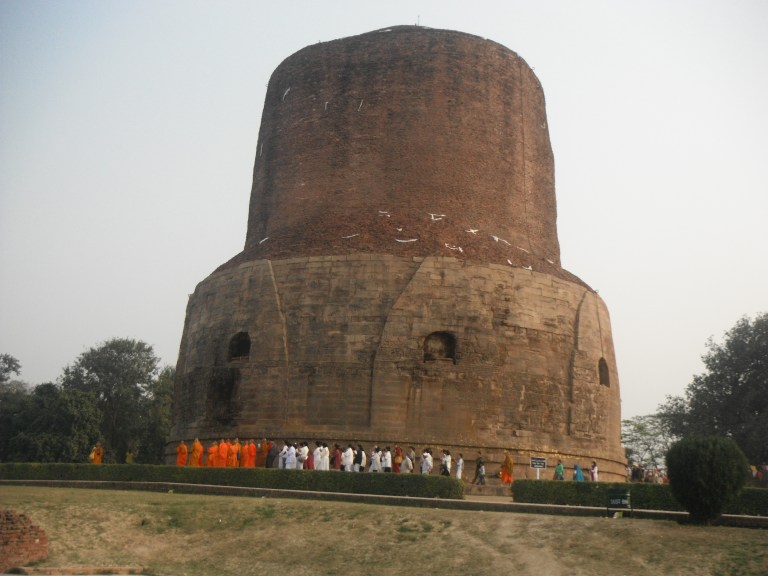 Monks walking round - Travellingminstrel #